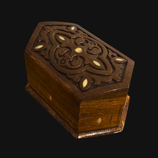 Scatola in Faggio Intagliata a Mano – Madreperla e Velluto, Design Orientale Senza Tempo