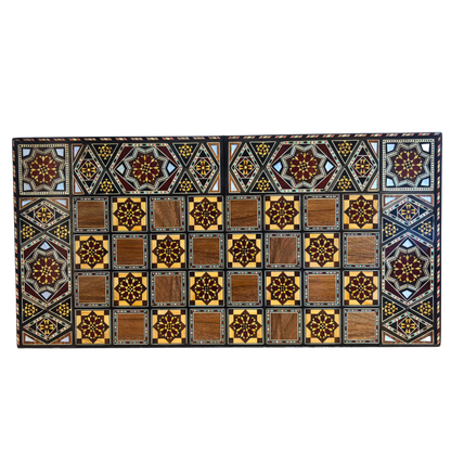 Mesa de Backgammon e Xadrez Damasquina Feita à Mão por Gaby Al Dayeh – Obra-Prima com Incrustações de Madrepérola