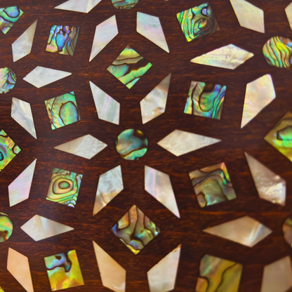 Zenobia – İnci Kakmalı & Brokar Astarı ile Lüks Dimaşk Mozaik Ahşap Clutch Çanta