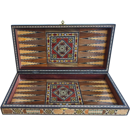 Mesa de Backgammon e Xadrez Damasquina Feita à Mão por Gaby Al Dayeh – Obra-Prima com Incrustações de Madrepérola
