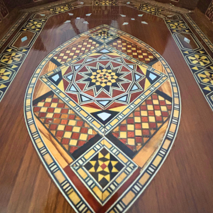 Bandeja Damasquina em Madeira – Madrepérola & Acabamento em Nogueira