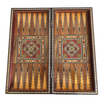 Mesa de Backgammon e Xadrez Damasquina Feita à Mão por Gaby Al Dayeh – Obra-Prima com Incrustações de Madrepérola