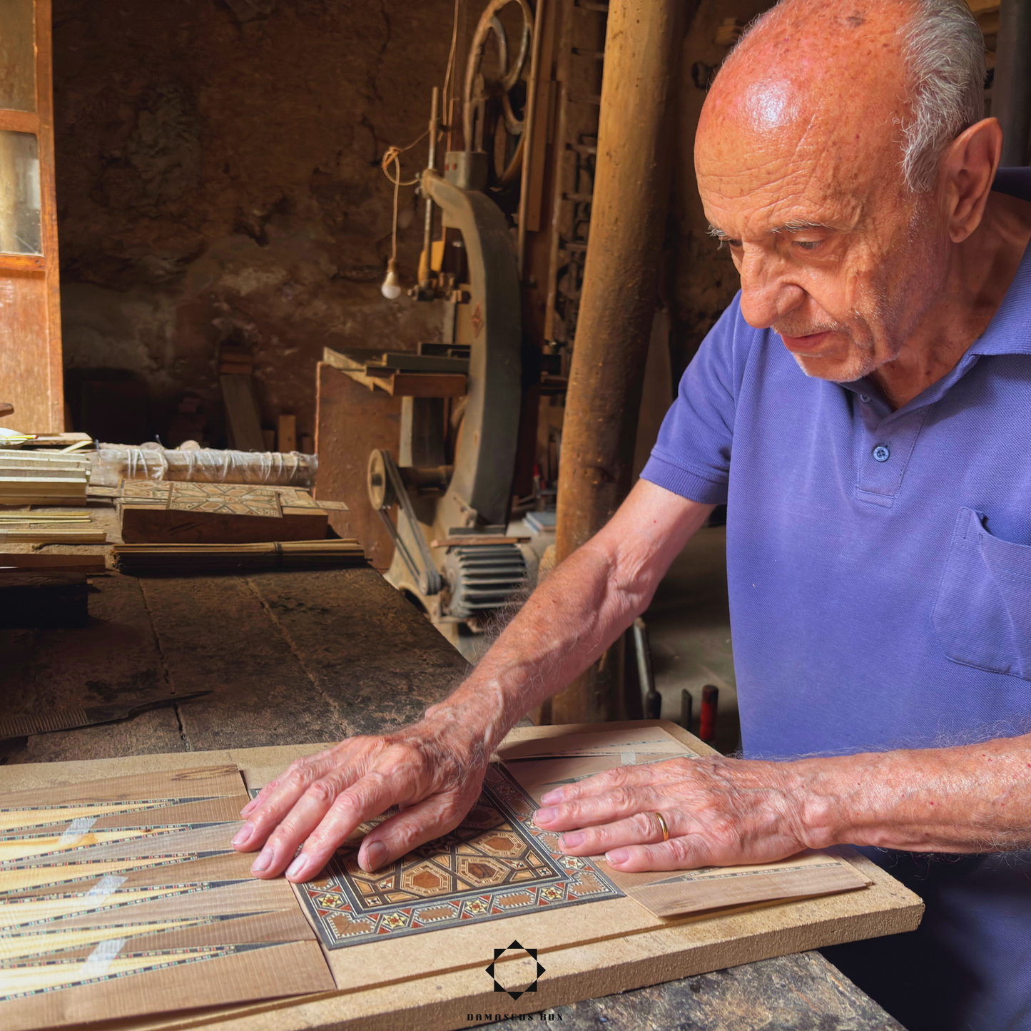 Mesa de Backgammon e Xadrez Damasquina Feita à Mão por Gaby Al Dayeh – Obra-Prima com Incrustações de Madrepérola