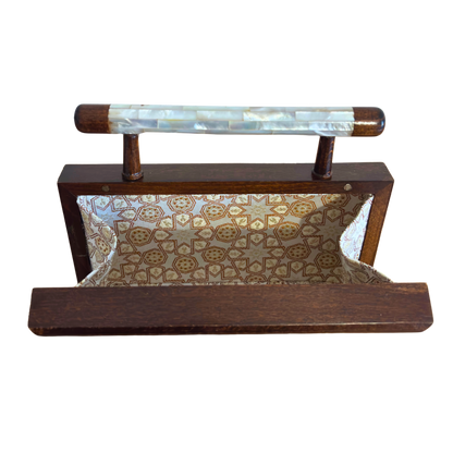 O Jardim dos Segredos – Bolsa Damasquina de Nogueira com Madrepérola Geométrica e Botânica