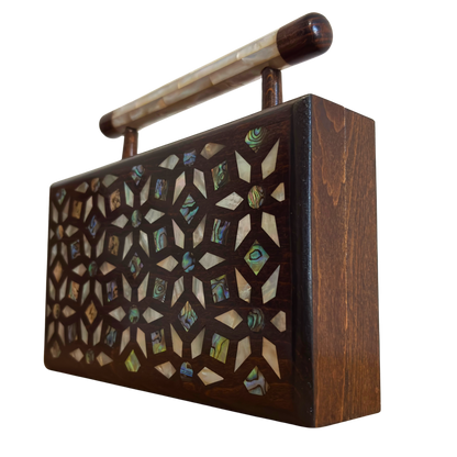 O Jardim dos Segredos – Bolsa Damasquina de Nogueira com Madrepérola Geométrica e Botânica