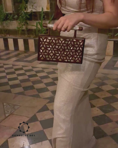 O Jardim dos Segredos – Bolsa Damasquina de Nogueira com Madrepérola Geométrica e Botânica