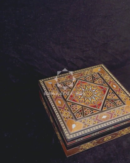 Scatola Artigianale in Mosaico Damasceno – Madreperla e Velluto