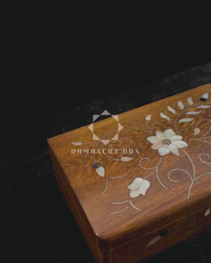 Caja Damasquina de Lujo Hecha a Mano – Nácar y Terciopelo